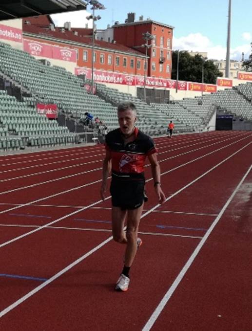 Et bilde som inneholder himmel, sport, bakke, idrett

Automatisk generert beskrivelse